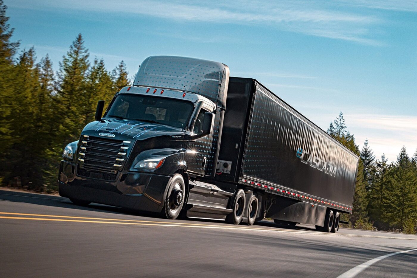 daimler-truck-freightliner-ecascadia-e-lkw-electric-truck-2023-01-min