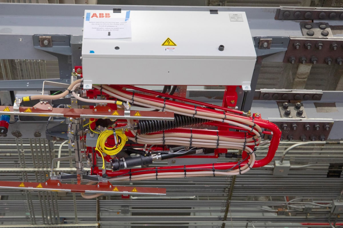 abb-ladestation-charging-station-elektrobus-electric-bus-new-york-usa-2023-01-min