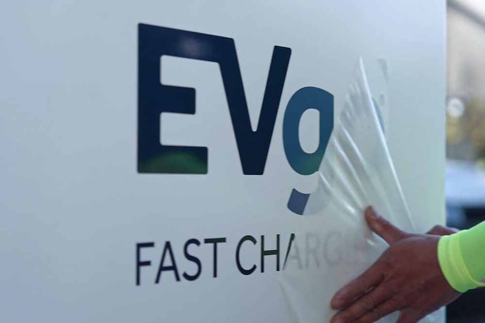 evgo-ladestation-charging-station-2023-01-min