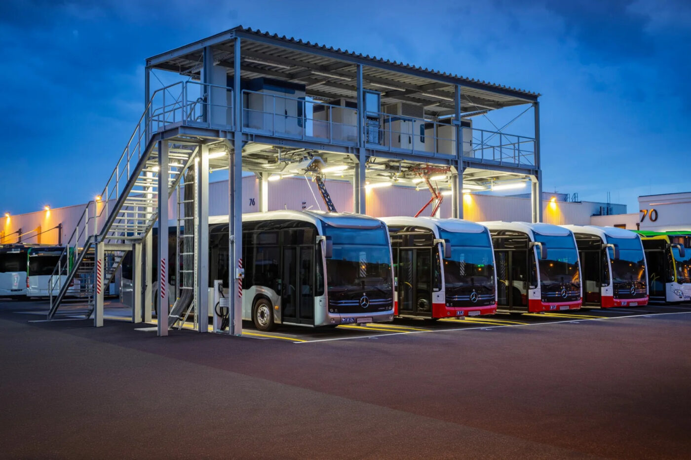 e busse ecitaro daimler buses mercedes benz 2024 fin