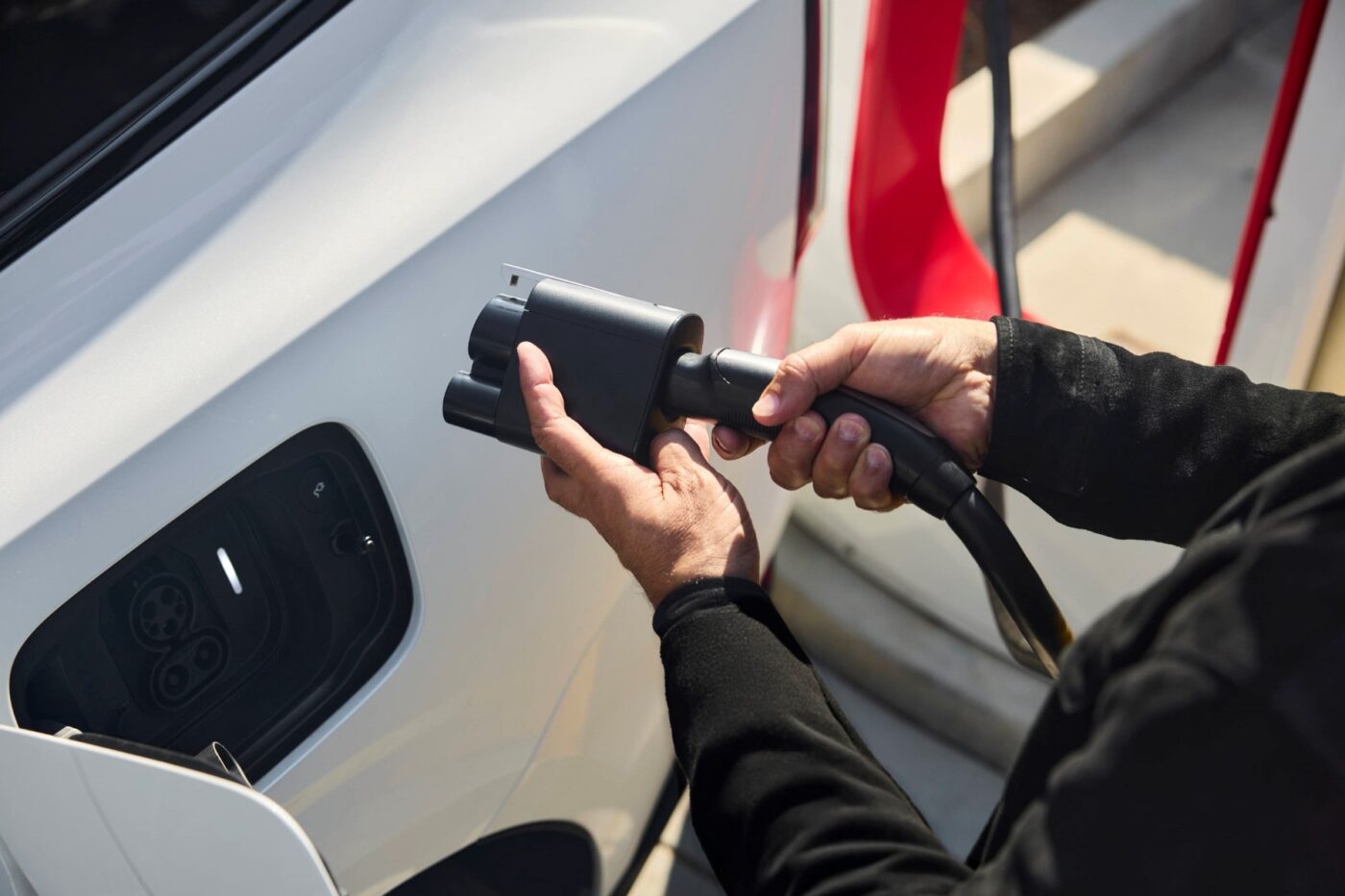 volvo ex90 tesla supercharger nacs 2024 01 min