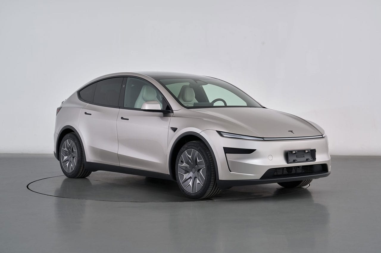 Tesla model y l china