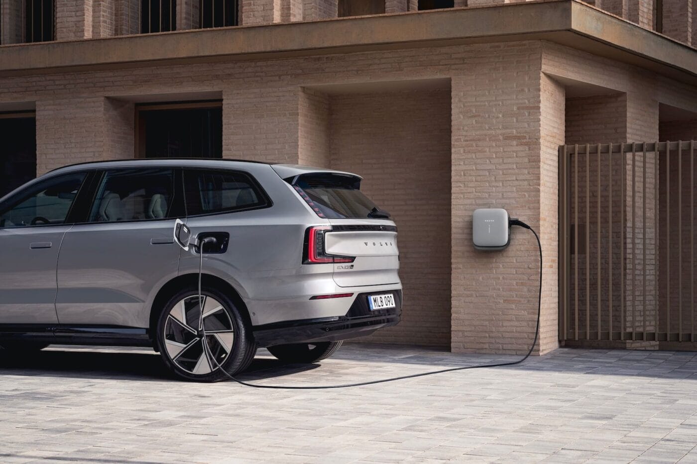 Volvo ex model year