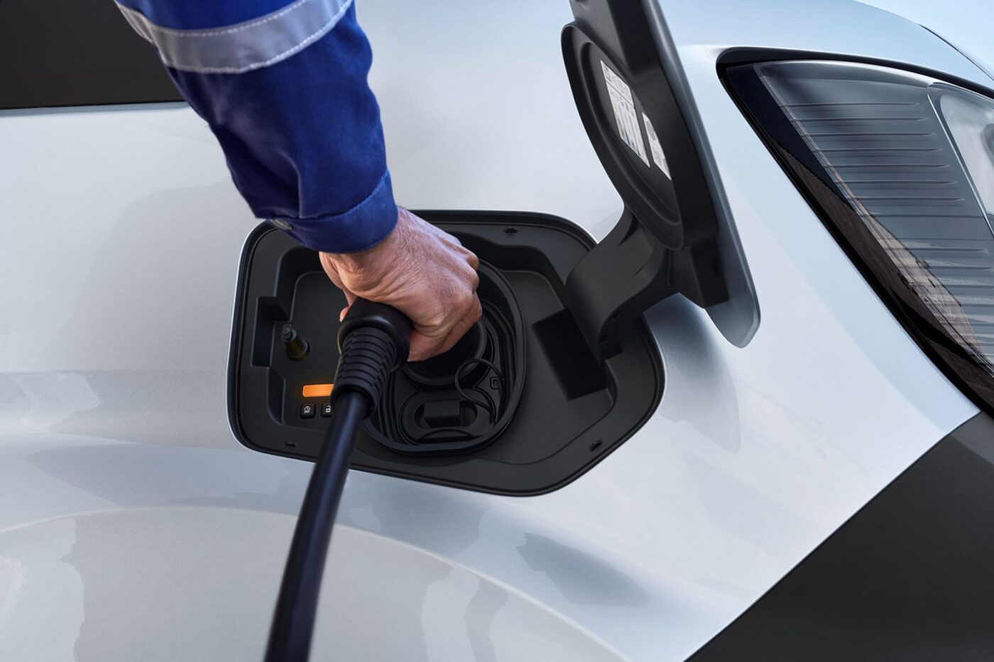 Nissan interstar e transporter electric transporter ladestation charging station typ type min