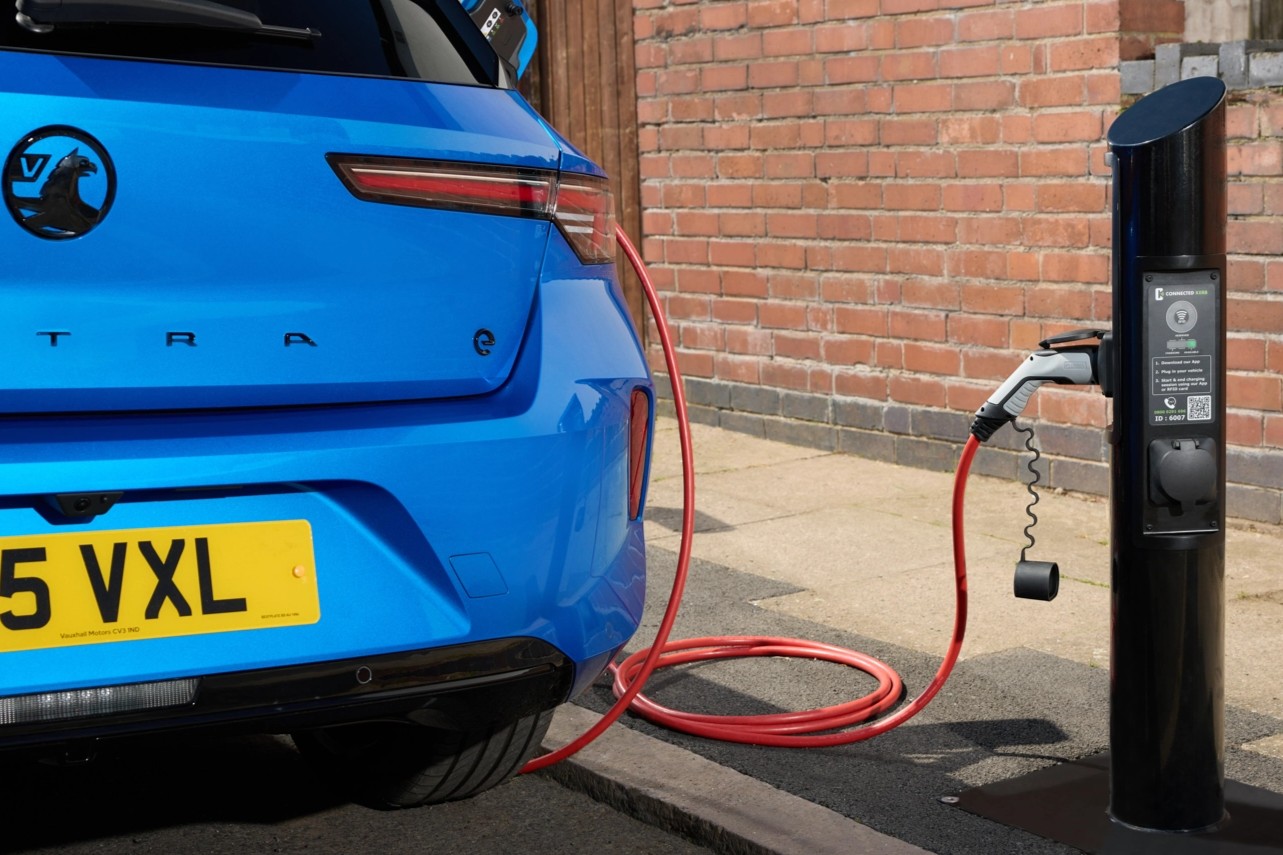 Connected kerb vauxhall uk charging cropped