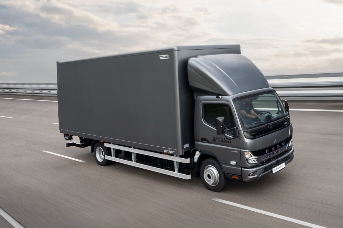 Fuso ecanter next generation e lkw electric truck min
