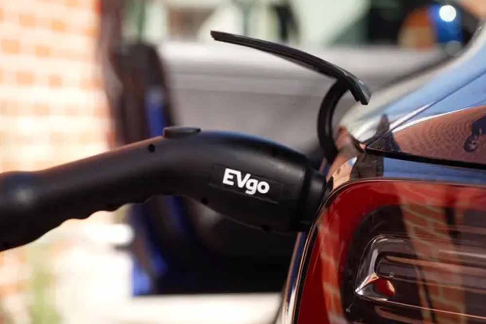 Evgo ladestation charging station nacs