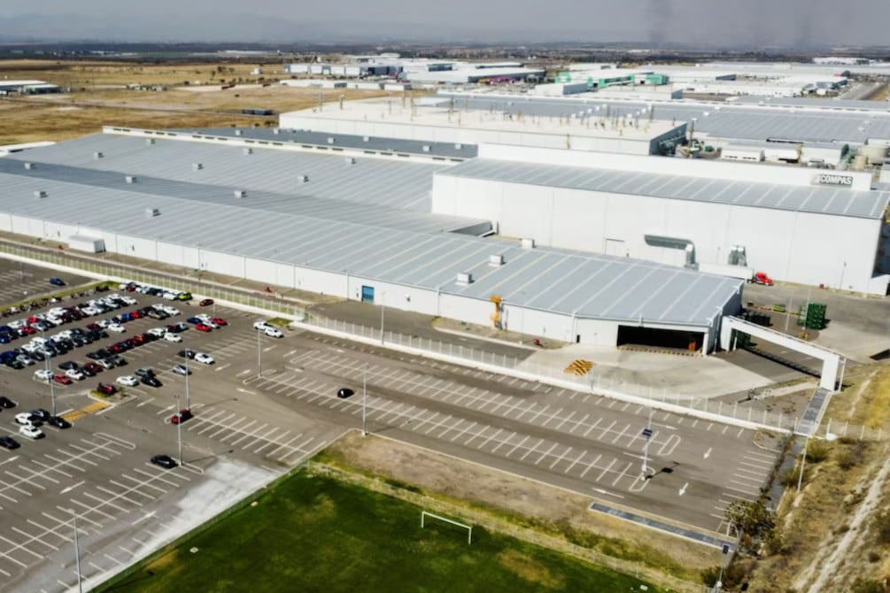 Aguascalientes mexico mercedes nissan factory cropped