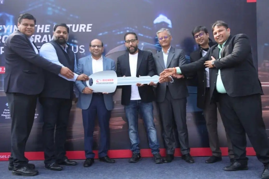 Leafybus eicher electric sleeper buses india cropped