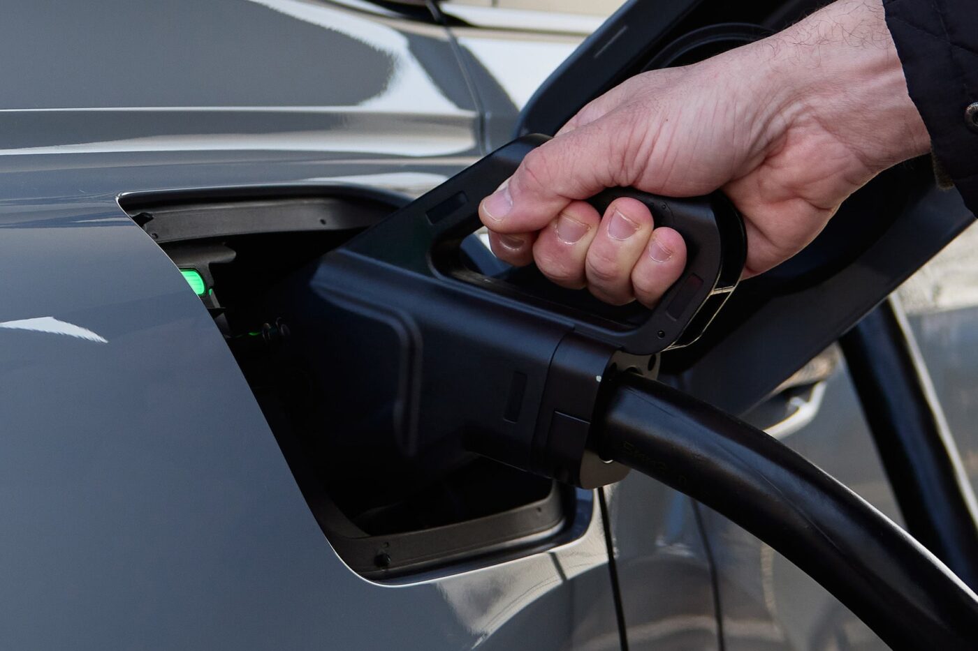 Audi charging hub ccs ladestation charging station min