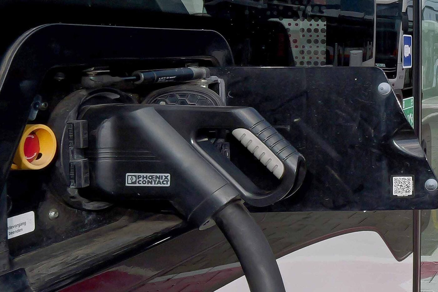 Daimler buses mercedes benz ecitaro elektrobus electric bus eswe verkehr wiesbaden ladestation charging station ccs min