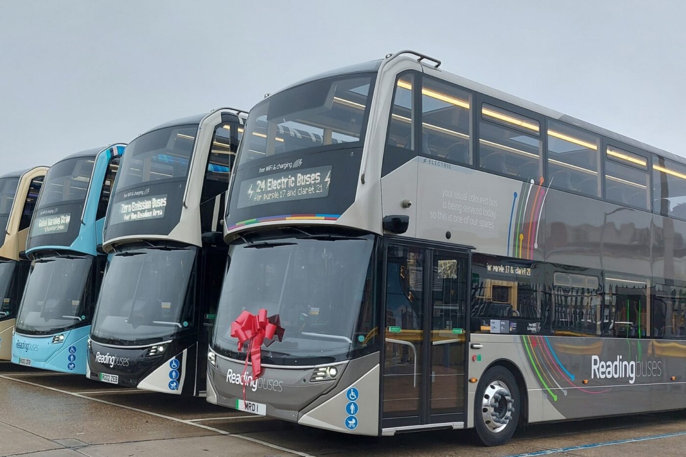 Uk reading e busse doppeldecker zebra