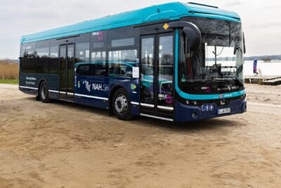 ebusco elektrobus electric bus deutsche bahn nah sh smile24 schleswig holstein 2024 01 hintergrund background min Ebusco elektrobus electric bus deutsche bahn nah sh smile schleswig holstein hintergrund background min
