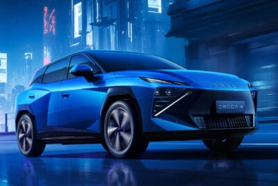 omoda o4 ev front three quarter dynamic Omoda o4 ev front three quarter dynamic