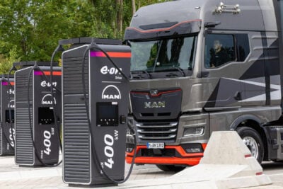eon man e lkw ladestation karlsbeld münchen 2024