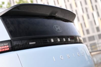 Ioniq-Schrift auf Hyundai Ioniq 3