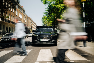 Autonomer Ford Mustang Mach-E von Wayve für Uber in London