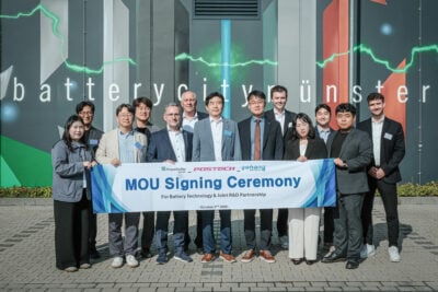 Die Fraunhofer-Allianz Batterien, die Pohang University of Science and Technology (POSTECH) und die Stadt Pohang bekräftigen mit der Unterzeichnung eines Memorandum of Understanding in Münster ihre zukünftige Zusammenarbeit. V.l.n.r.: Prof. Dr. Jens Tübke, Prof. Sang Min Lee, Mr. Jong Myung Moon.