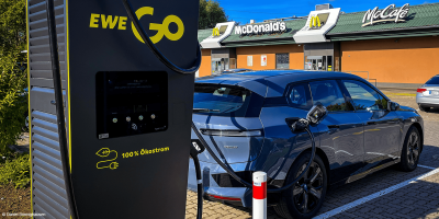 Bmw ix xdrive ewe go ladestation charging station fahrbericht daniel boennighausen min