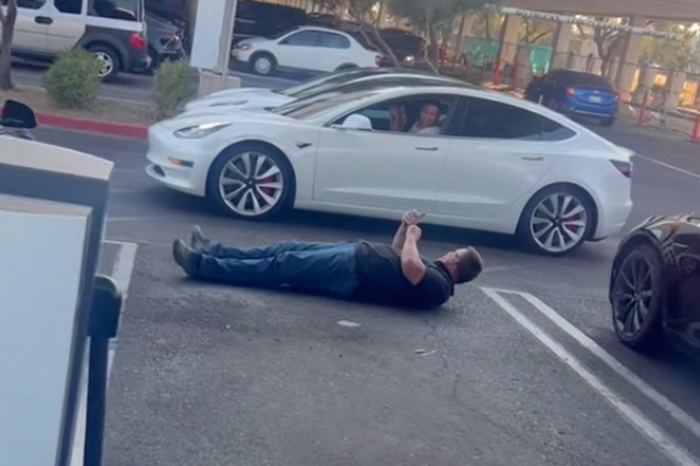 Tesla Homme Couche