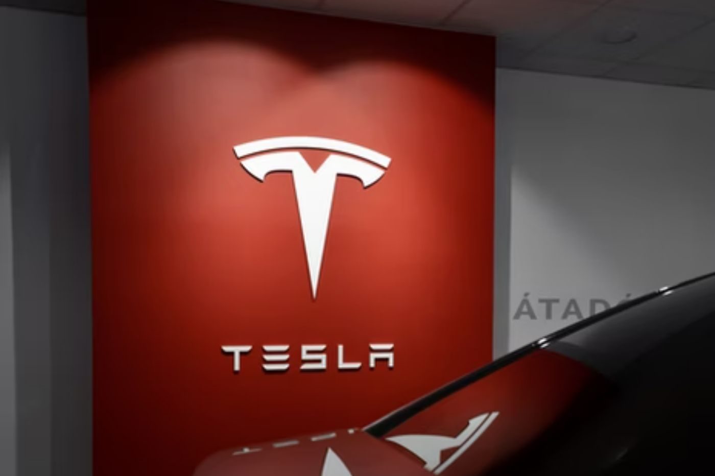 Logo Tesla
