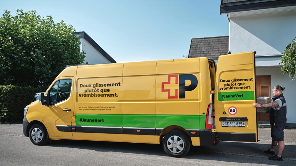 Fourgon électrique de la Poste suisse
