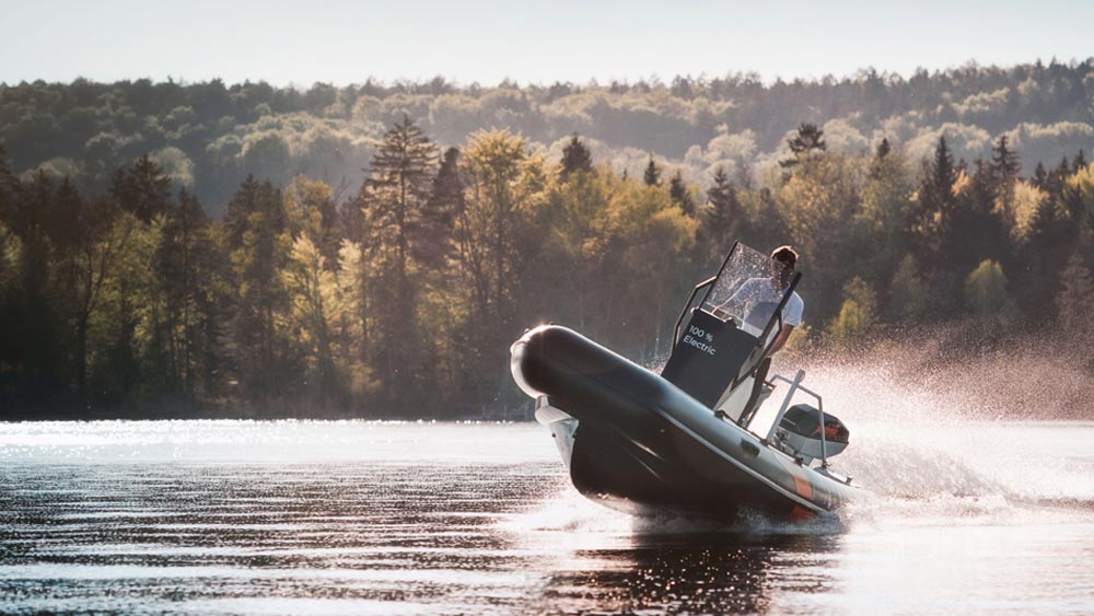 Bateau électrique à moteur Torqeedo