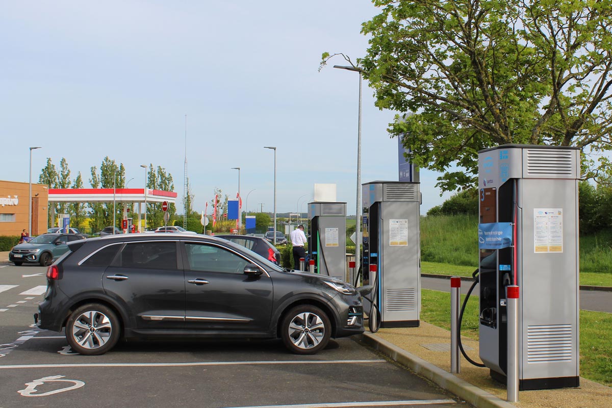 Chargeurs Siemens Sicharge D en station Engie Vianeo