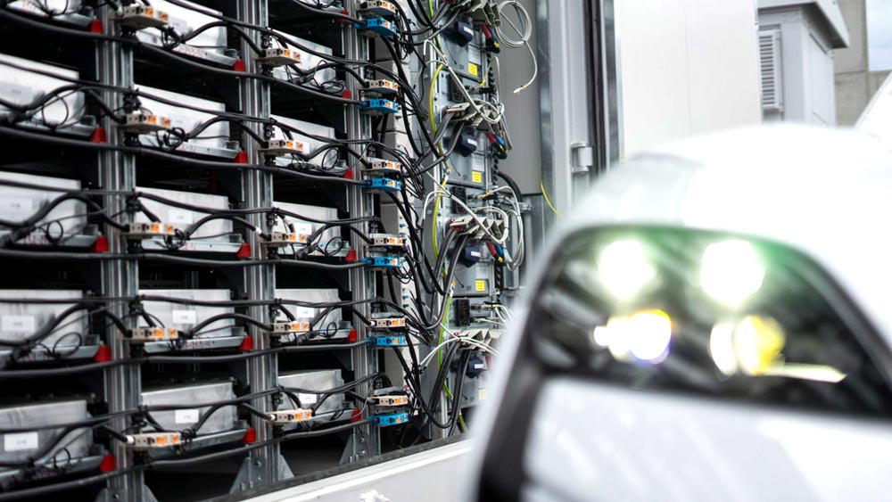 Stockage d'énergie avec des batteries de Porsche Taycan