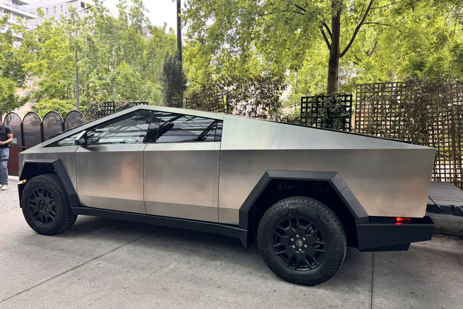 Tesla Cybertruck Decouverte