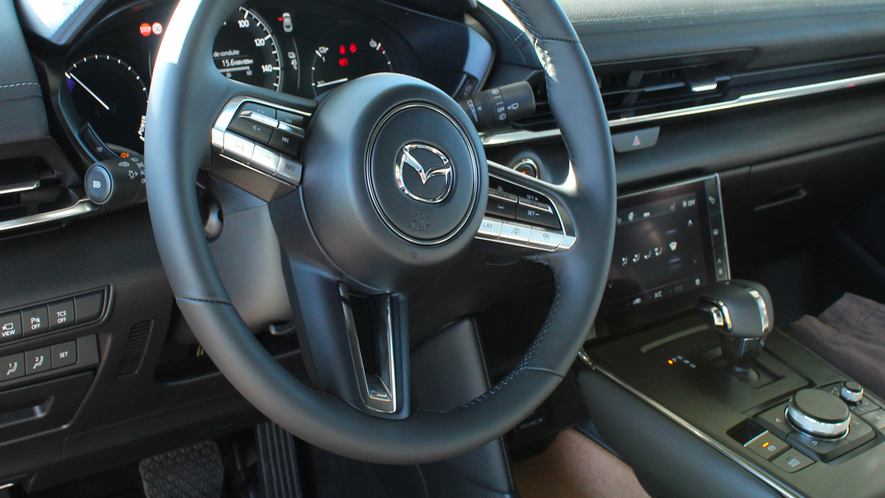 A bord d'une Mazda MX-30