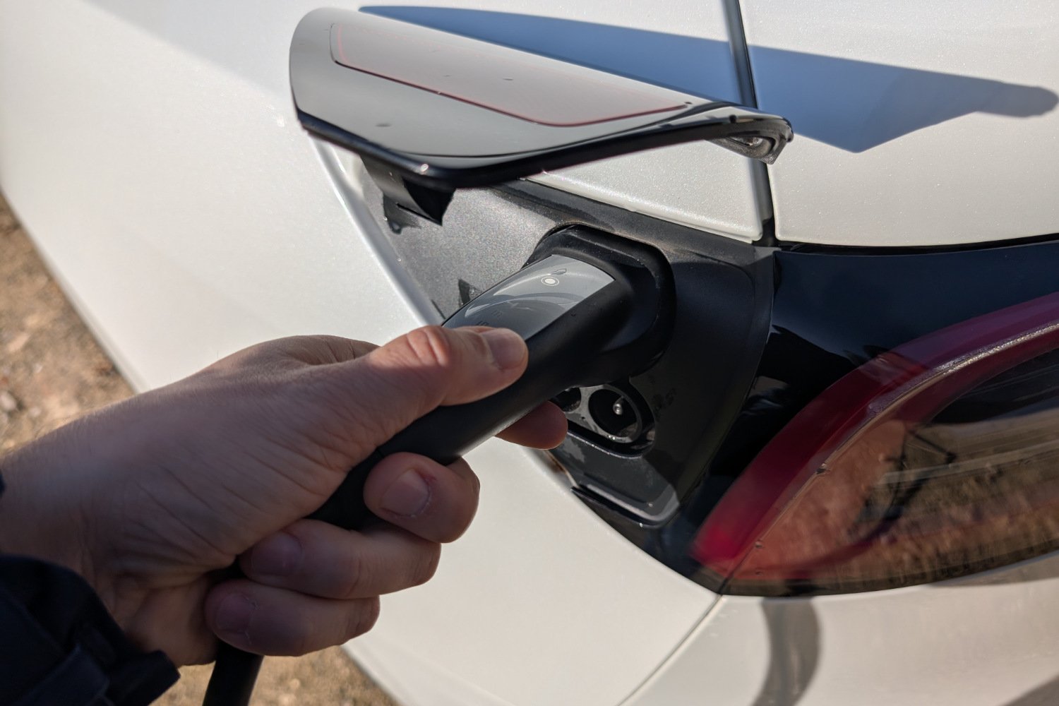 Un An Tesla Model Y Chargeur