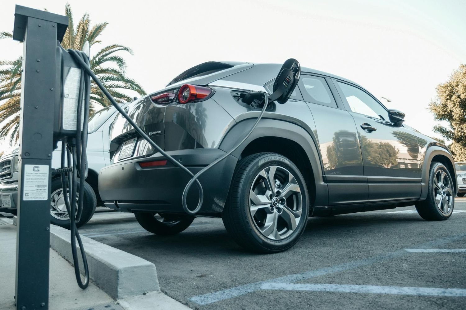 Voiture Electrique Recharge