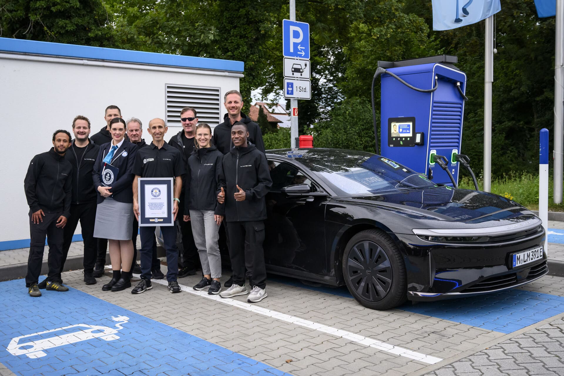 Lucid Group Air Grand Touring Guinness World Records Title 17 (1) (1)