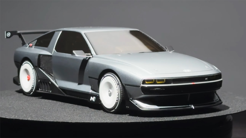 Hyundai N Vision 74 au 1/18 par OttOmobile