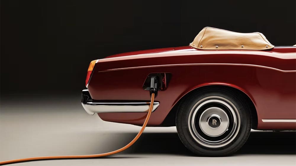 Rolls Corniche cabriolet rétrofitée par Halcyon