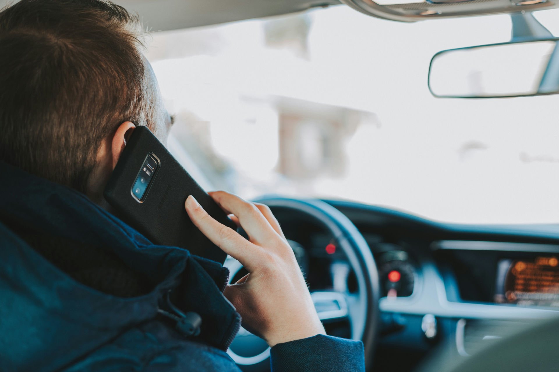 Téléphone Au Volant Securite Routiere