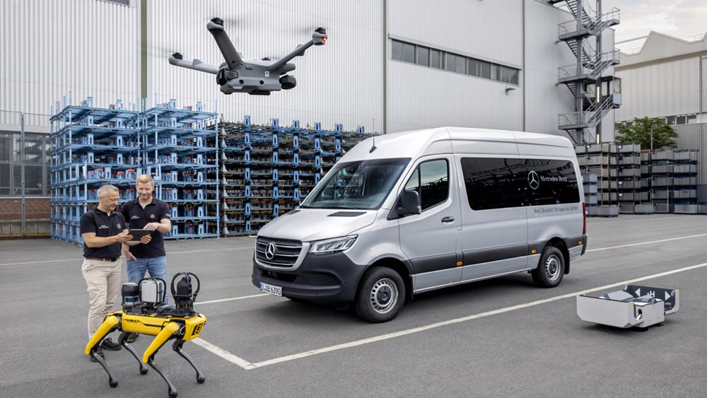 Un drone et un robot-chien veillent sur le Mercedes eSprinter