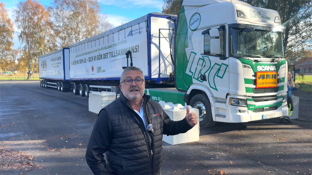 Fabien Calvet devant le Scania 45R électrique