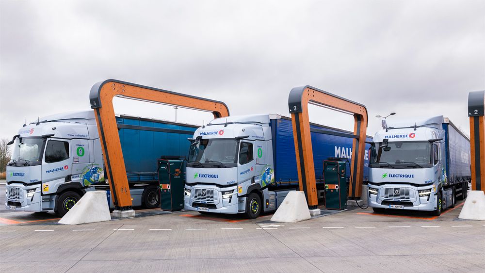Camions électriques Renault Trucks en recharge
