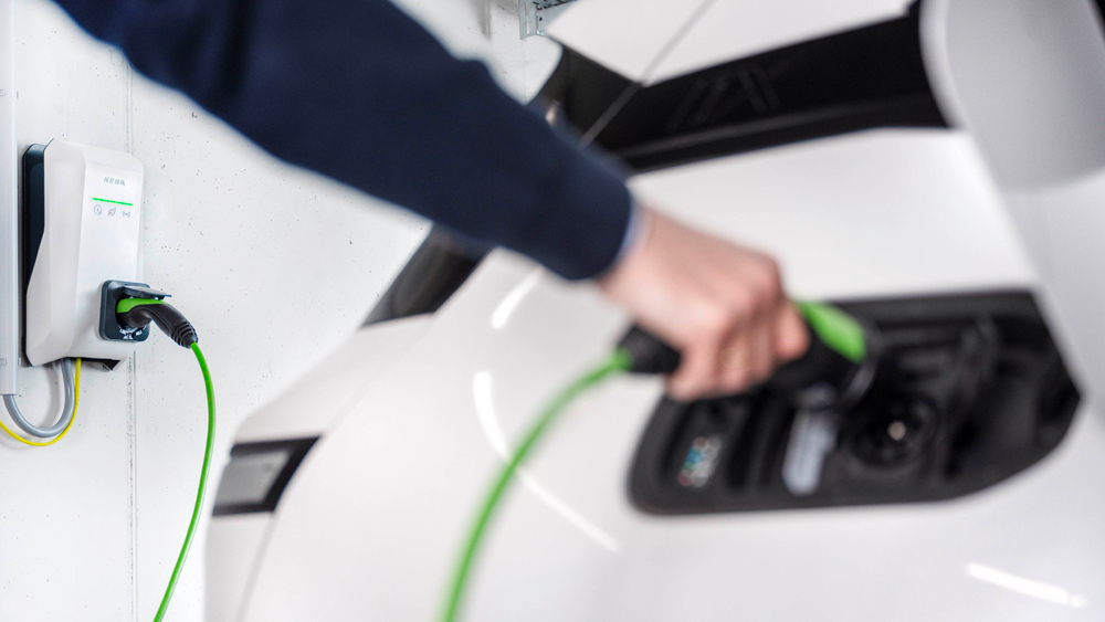 Borne de recharge Keba KeContact P40 avec prise T2S