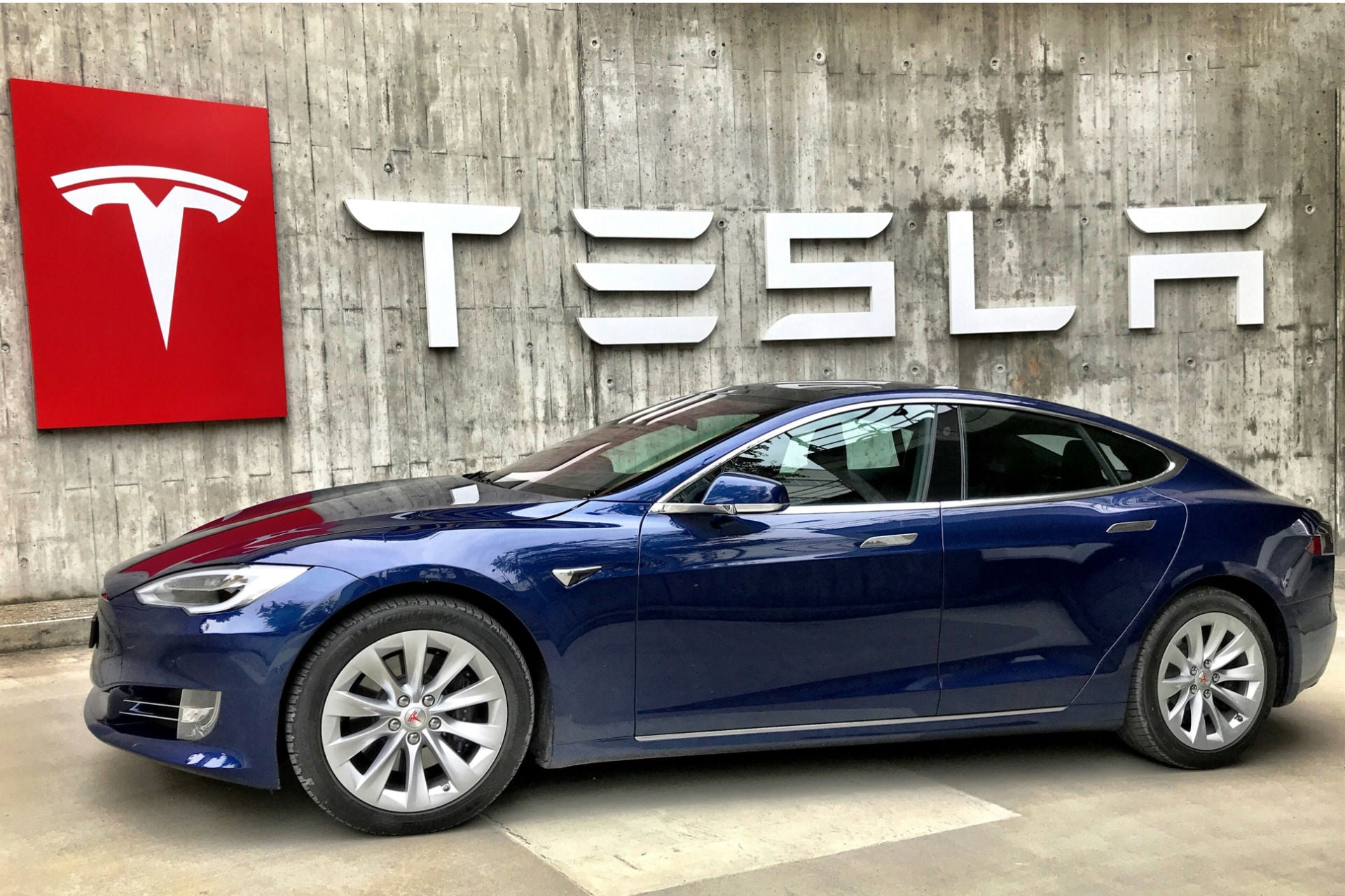 Tesla Voiture Electrique