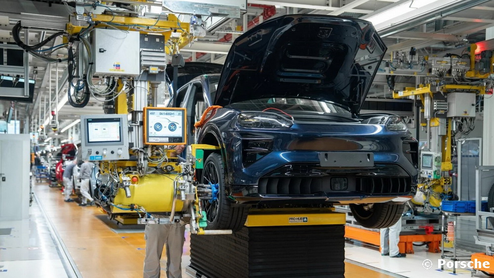 Porsche Cayenne Electric Production