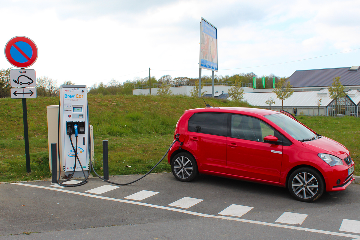 Seat Mii électrique en cours de recharge