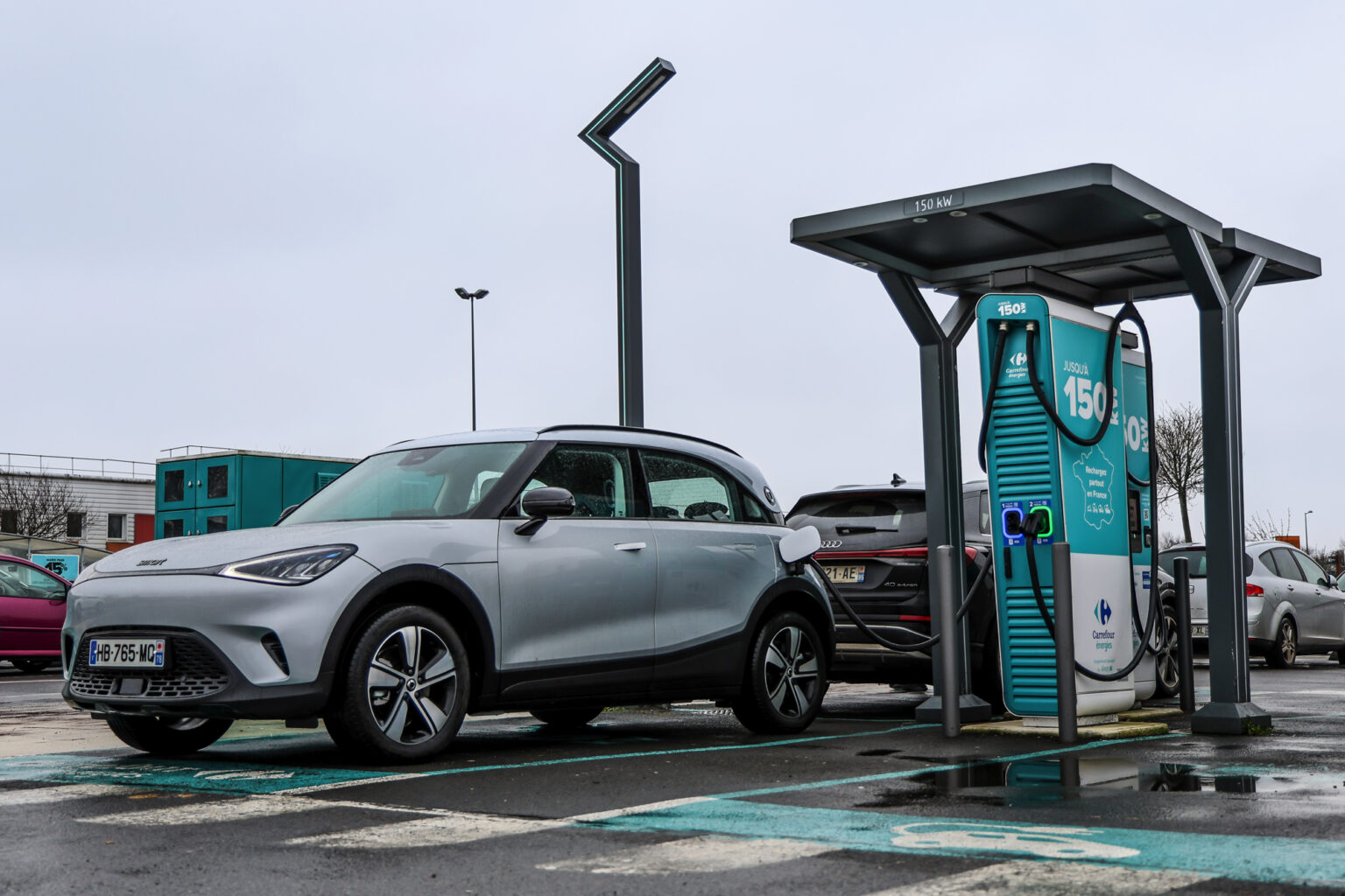 Recharge et autonomie du SUV électrique compact