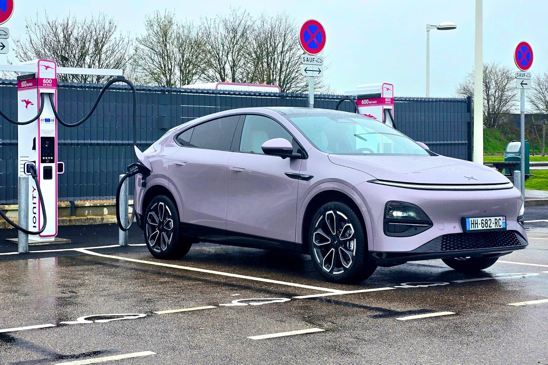 Test Xpeng G6 recharge ultra-rapide borne Ionity