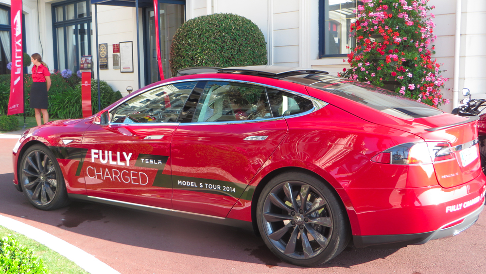 Tesla Model S à Dinard en 2014