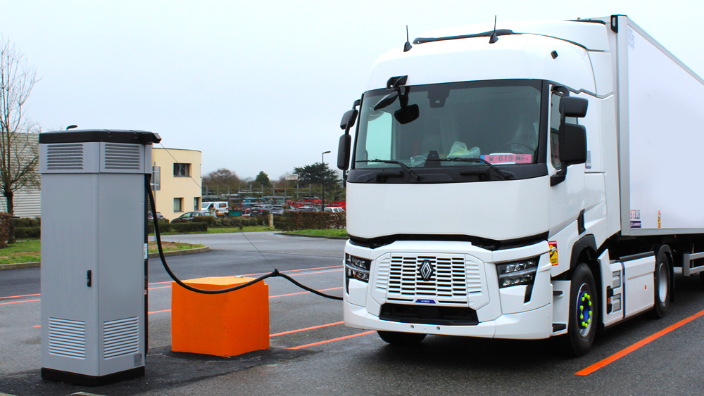 Camion électrique en recharge