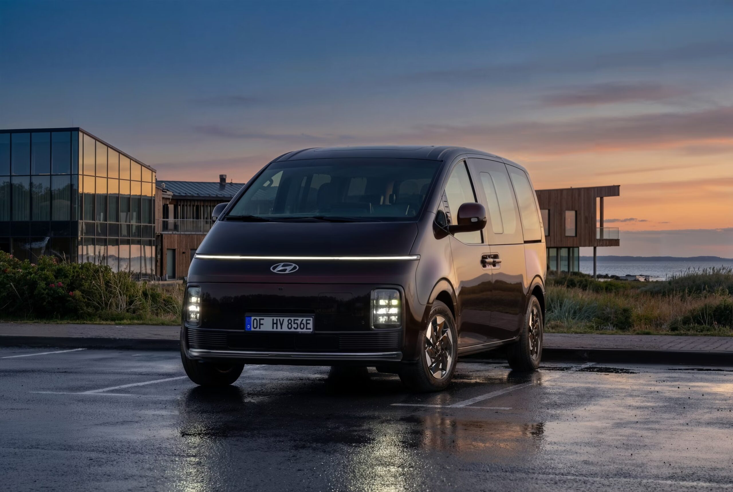 Hyundai STARIA Electric : le monospace électrique pensé pour les familles