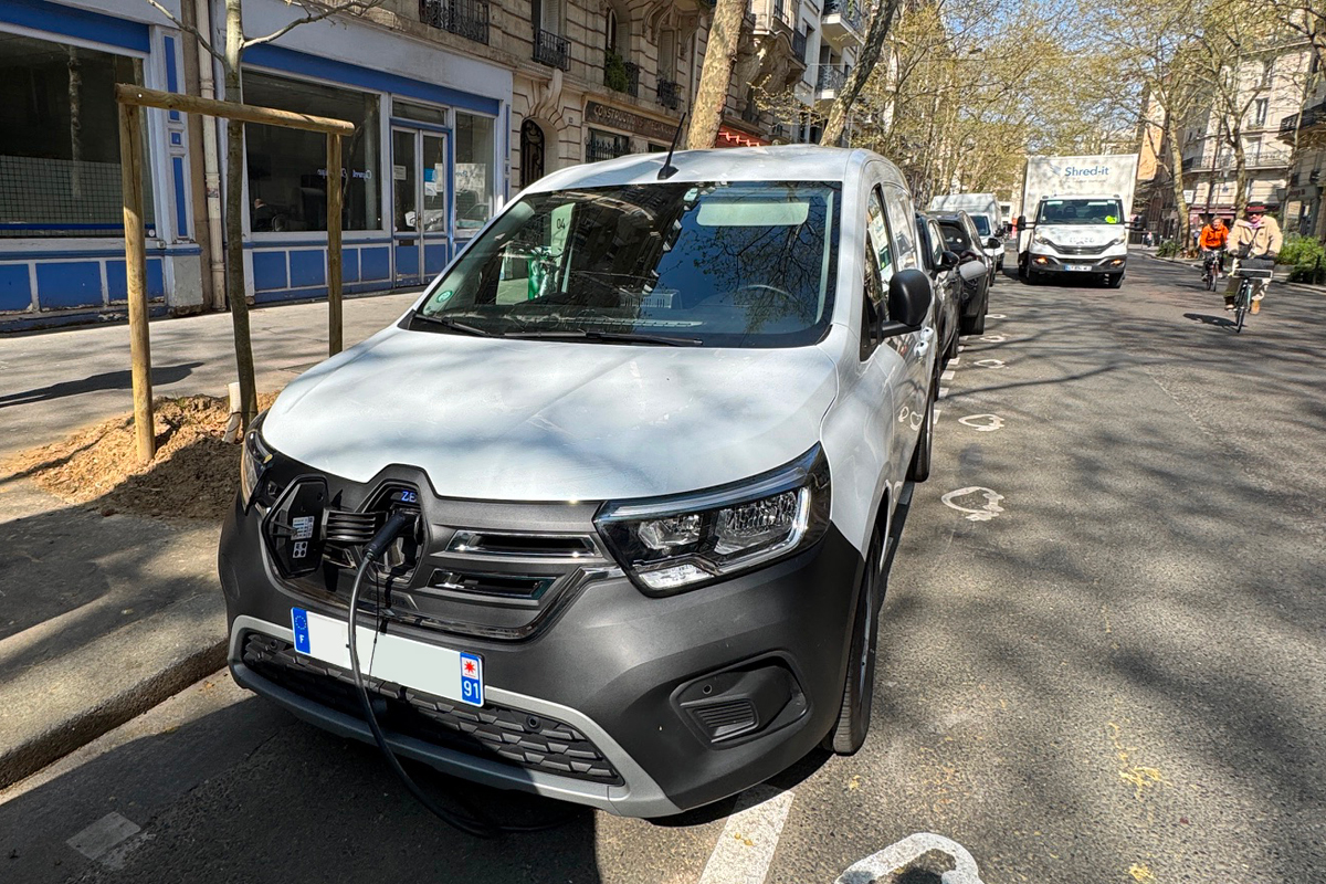 Le Renault Kangoo E-Tech de Hervé en recharge